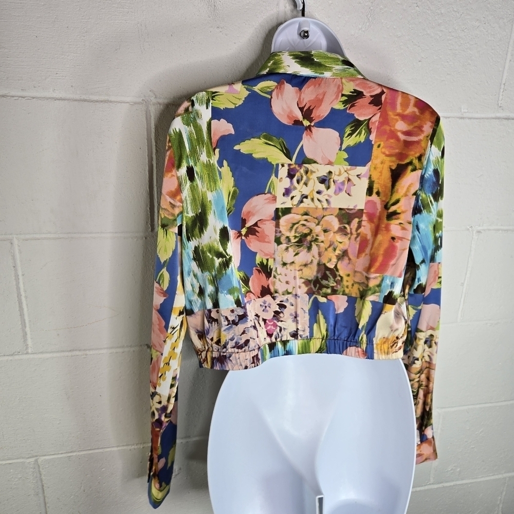 Rachel Zoe floral satin faux wrap cropped long sleeve blouse - Picture 6 of 9